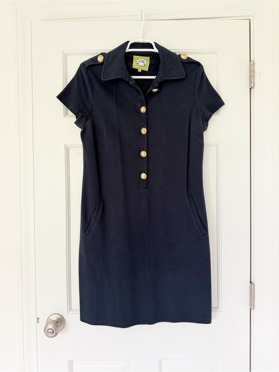 Elizabeth McKay Dresses & Skirts - ELIZABETH MCKAY shift dress size M dark blue with gold buttons pockets